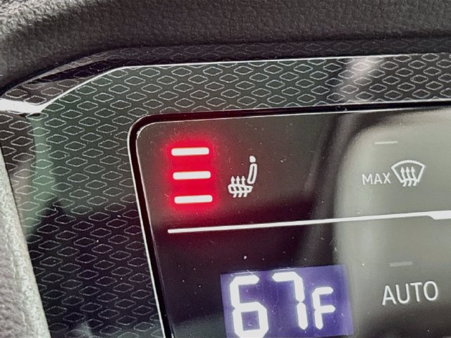 Certified 2025 Volkswagen Taos SE AWD/4WD image 23