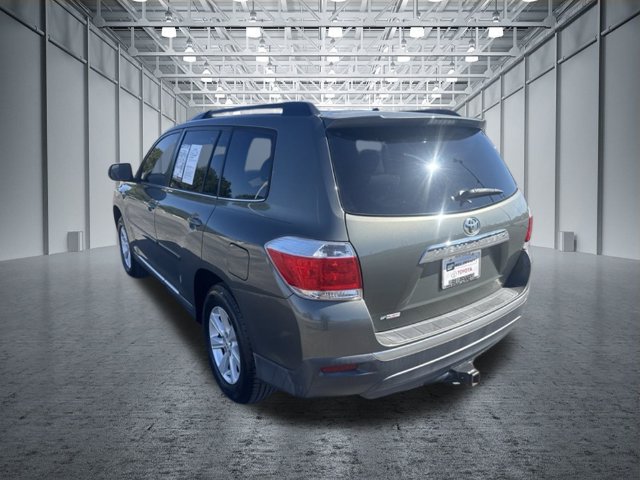 Used 2012 Toyota Highlander FWD w/ Tech Pkg image 3