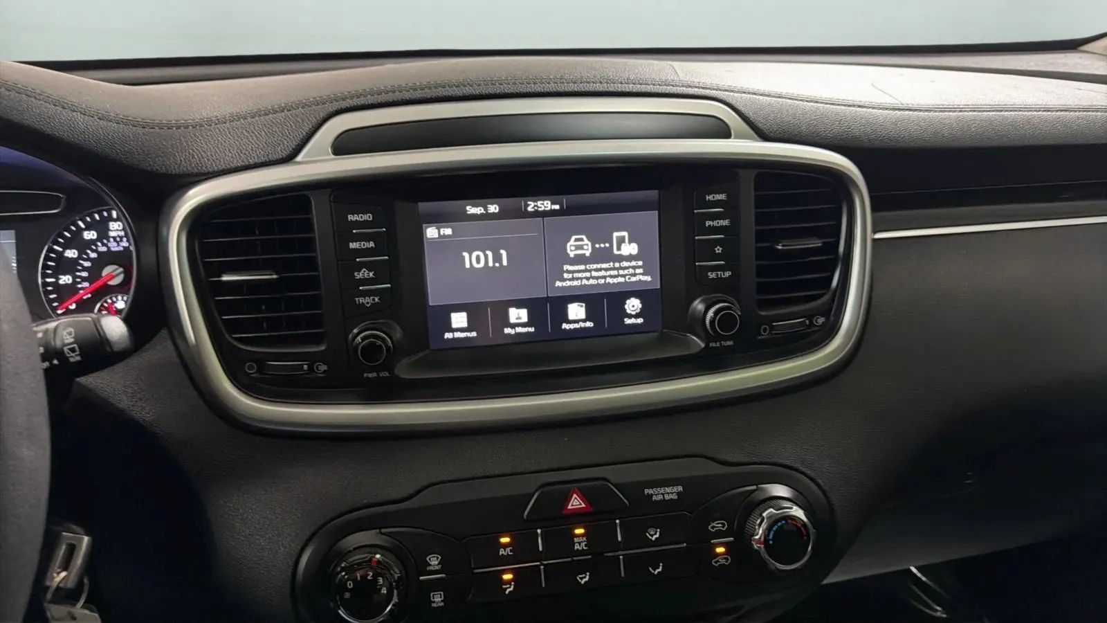 Used 2019 Kia Sorento L FWD image 13