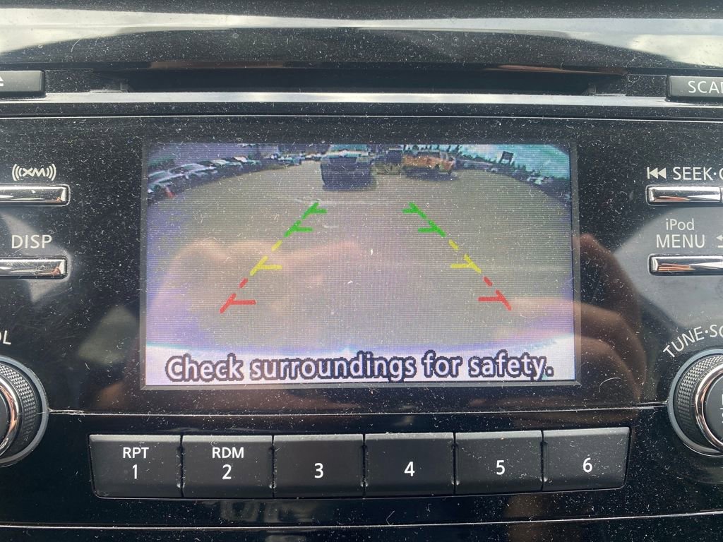 Used 2017 Nissan Rogue SV image 26