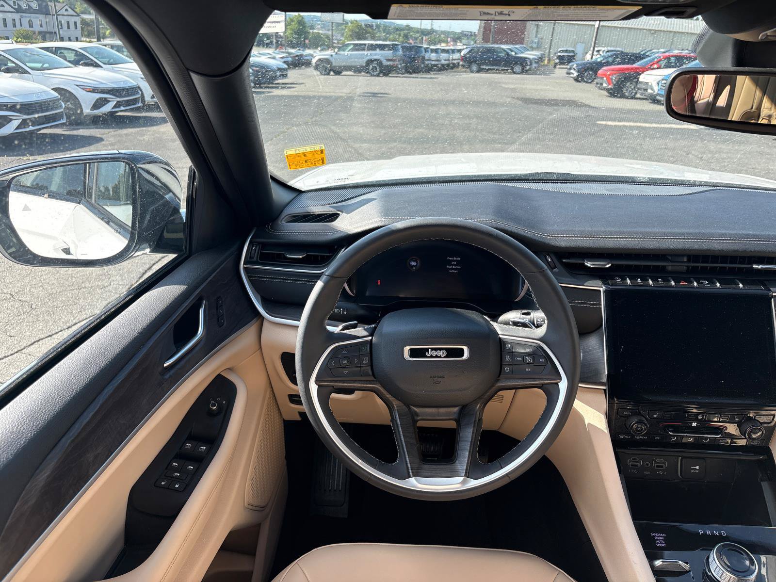 Used 2023 Jeep Grand Cherokee L Limited AWD/4WD image 26