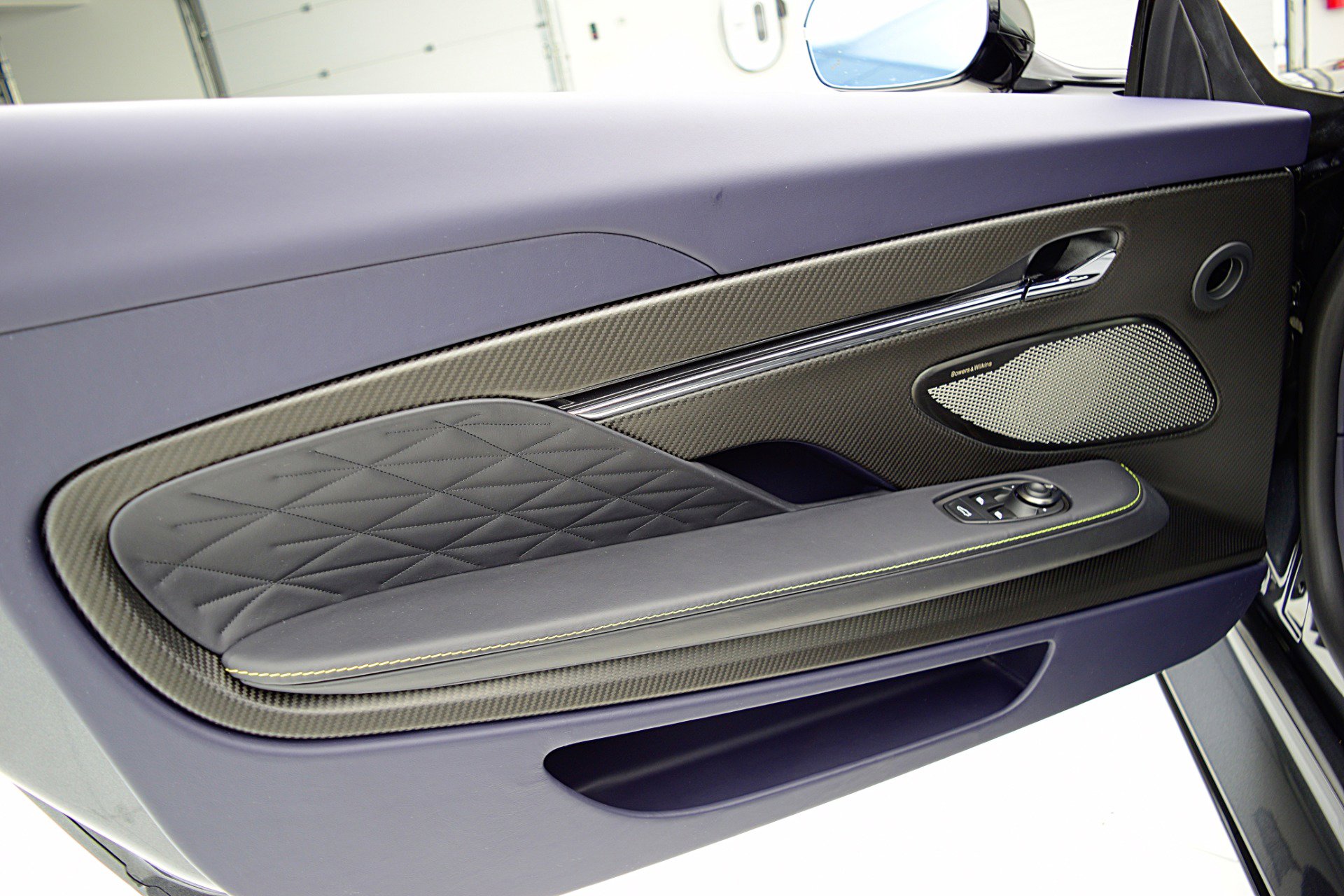 Used 2024 Aston Martin DB12 Coupe image 39