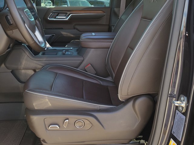 Used 2024 GMC Sierra 3500 Denali w/ Denali Reserve Package image 6