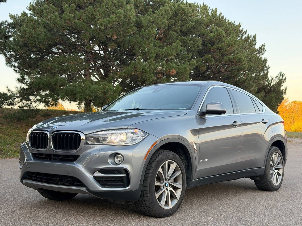 Used 2015 BMW X6 xDrive50i AWD/4WD image 1