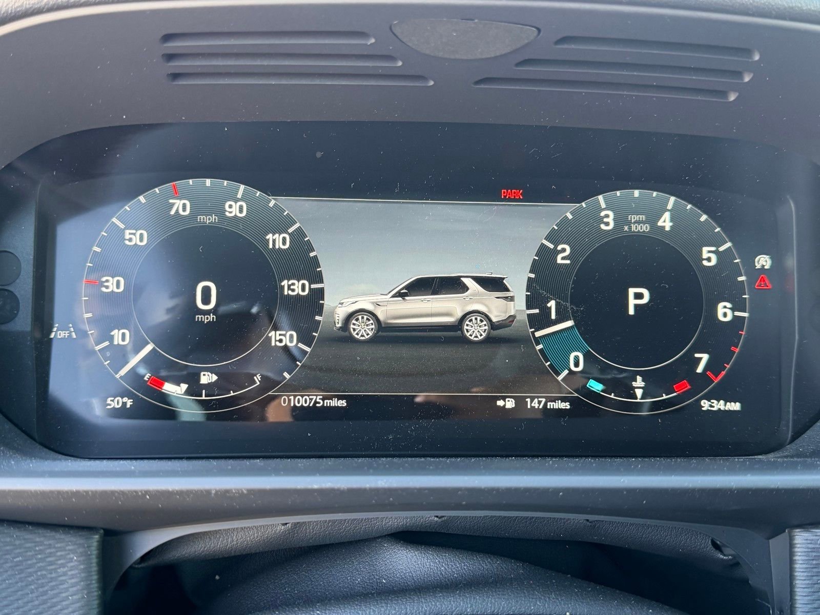 Used 2025 Land Rover Discovery Dynamic SE image 15