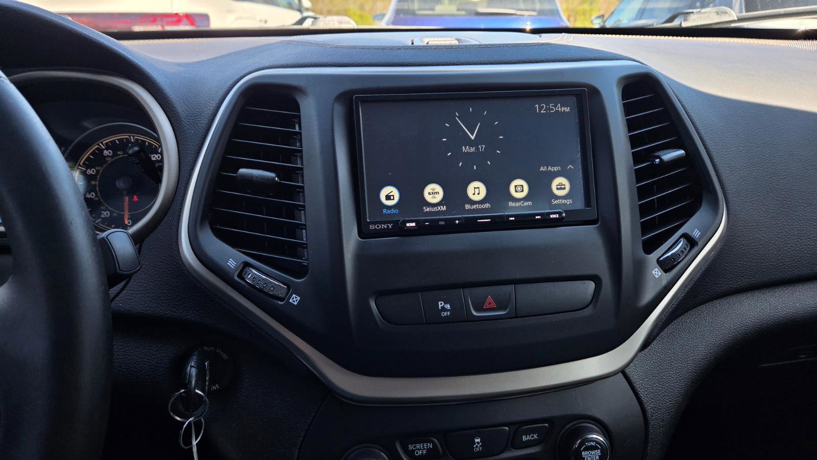 Used 2017 Jeep Cherokee Latitude w/ Safety/Convenience Group image 26