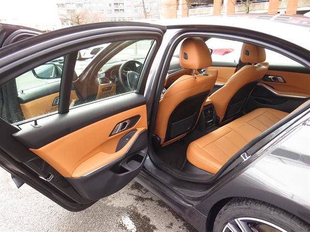 Used 2022 BMW 330e w/ Premium Package image 21