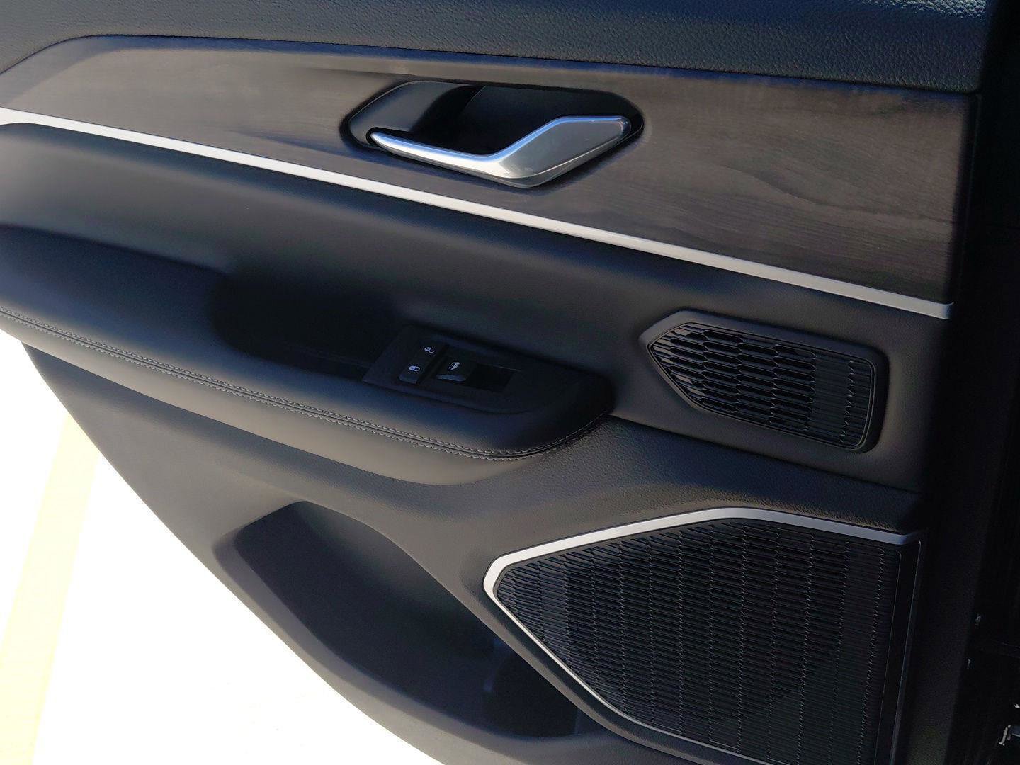 New 2026 Jeep Grand Cherokee Limited w/ Limited Altitude Package image 42