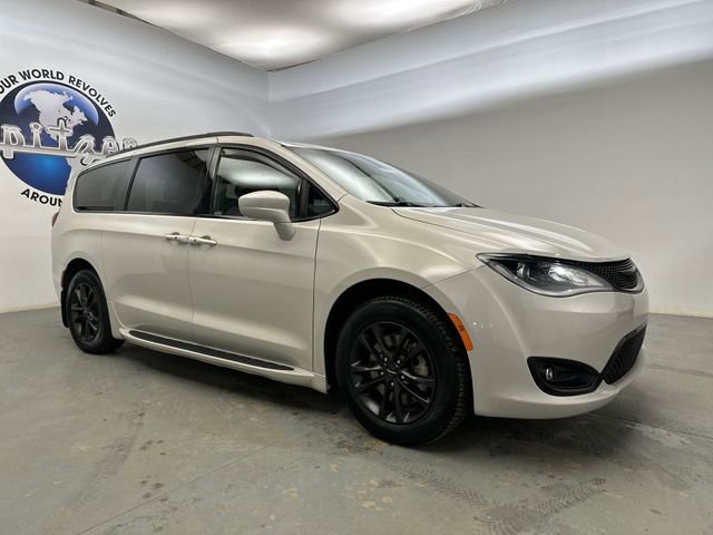 Used 2020 Chrysler Pacifica Touring-L image 14