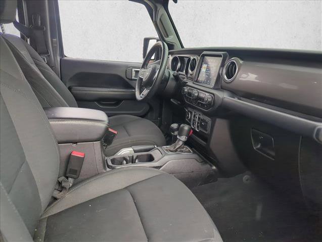 Used 2018 Jeep Wrangler Unlimited Sahara image 16