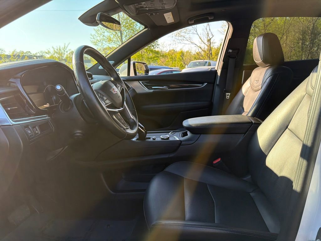 Certified 2023 Cadillac XT5 Premium Luxury image 3