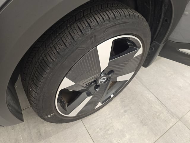Used 2025 Nissan Kicks SR AWD/4WD image 33