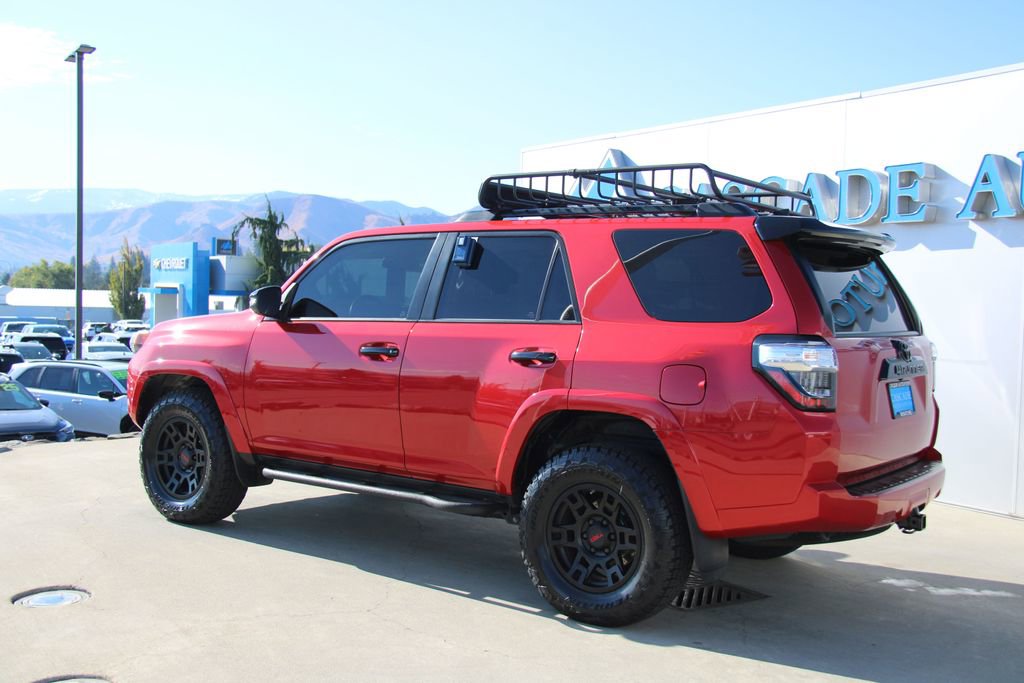Used 2021 Toyota 4Runner Venture w/ Moonroof Package image 5