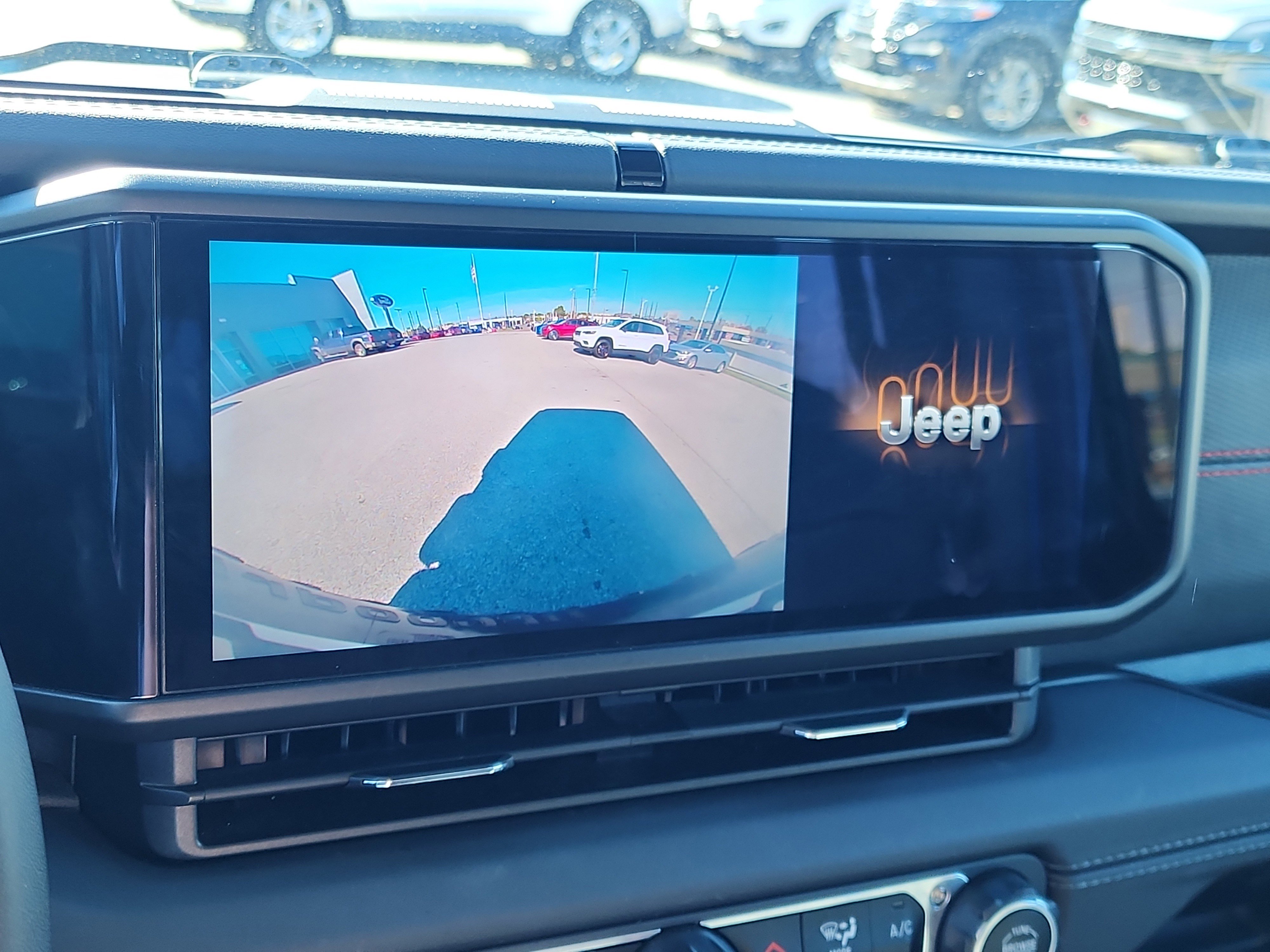 Used 2024 Jeep Wrangler Unlimited Rubicon image 23