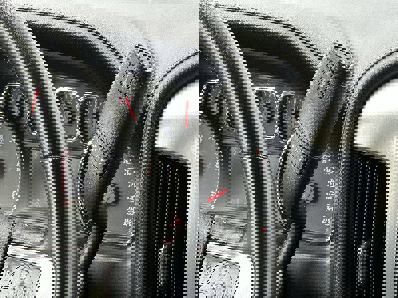 Used 2015 GMC Sierra 1500 SLE w/ SLE Value Package image 30