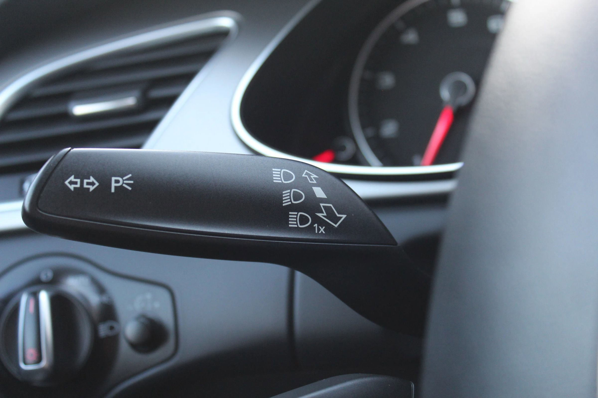 Used 2015 Audi A4 2.0T Premium w/ Audi MMI Navigation image 28