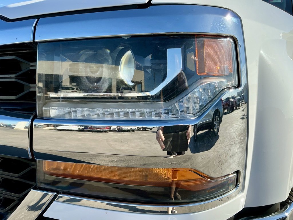 Used 2018 Chevrolet Silverado 1500 LT w/ Texas Edition image 10