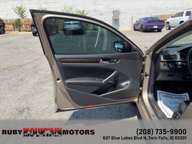 Used 2015 Volkswagen Passat TDI SEL Premium FWD image 24