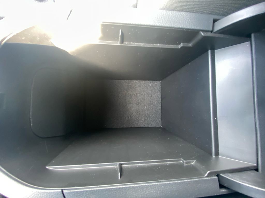 Used 2021 Toyota RAV4 LE image 20