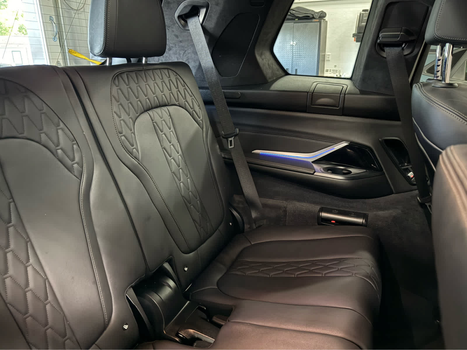 Used 2024 BMW X7 xDrive40i w/ M Sport Package AWD/4WD image 25