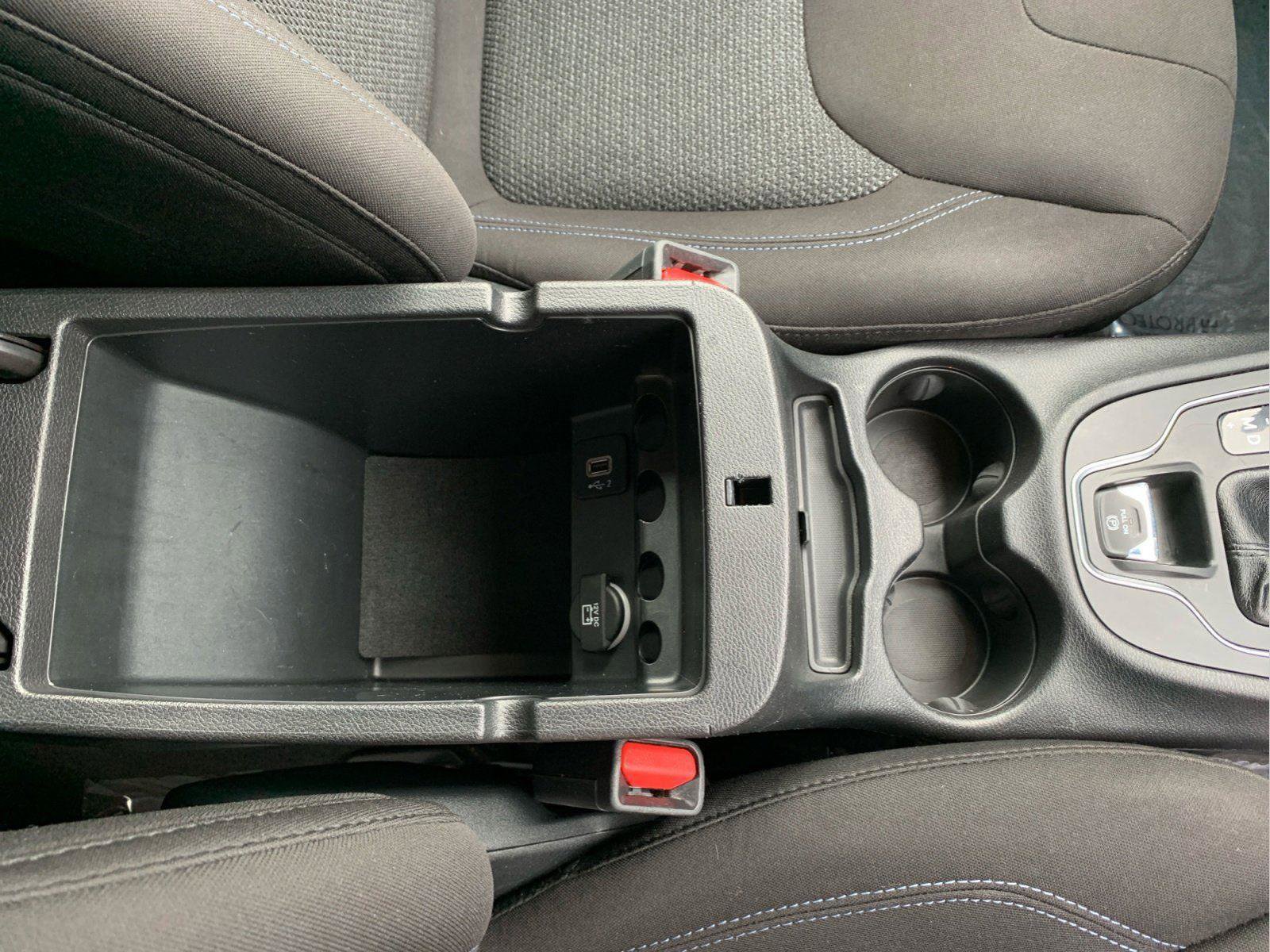 Used 2020 Jeep Cherokee Latitude w/ Cold Weather Group image 27