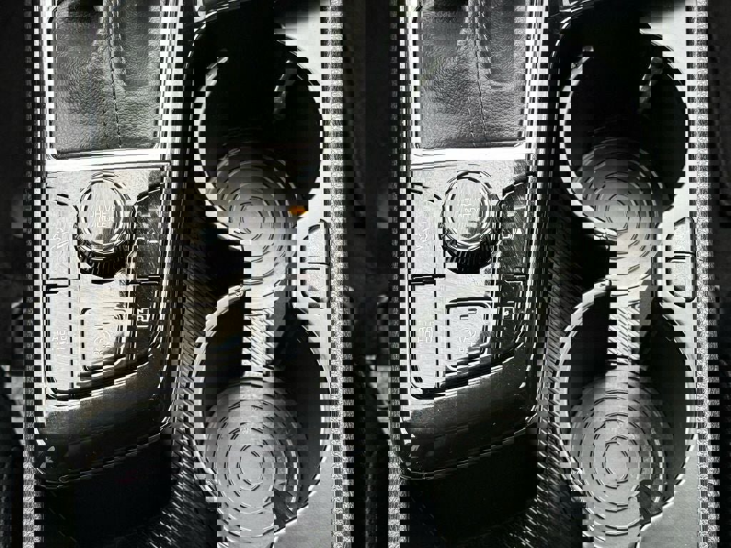 Used 2023 Kia Sportage SX image 26