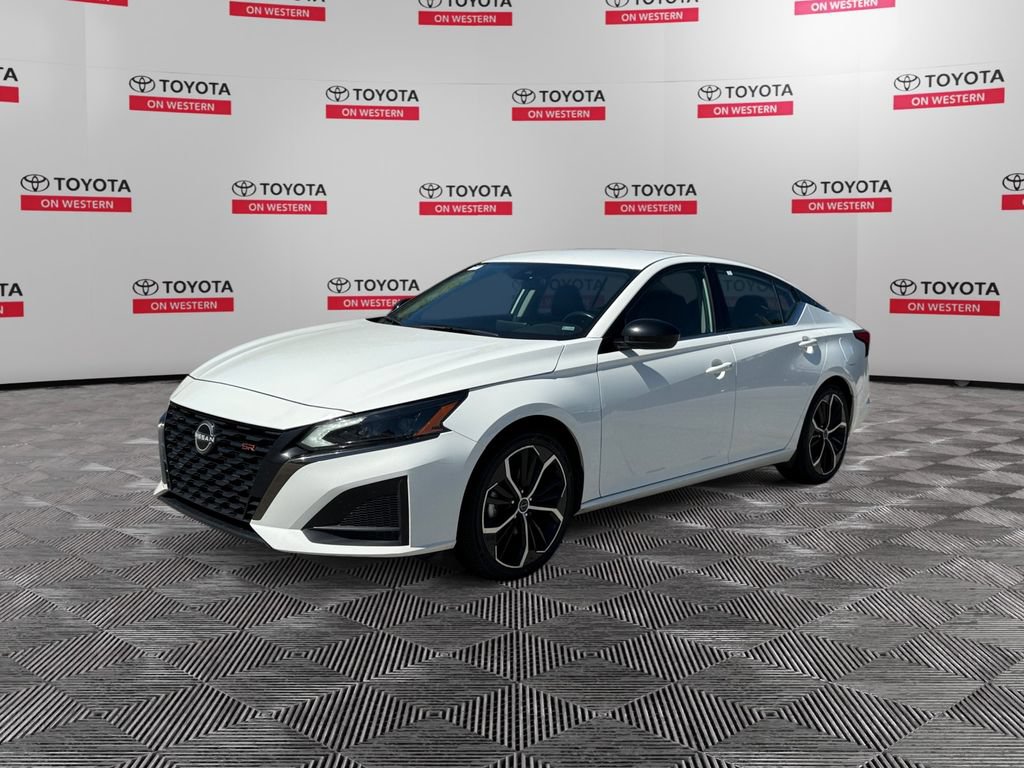 Used 2024 Nissan Altima 2.5 SR FWD image 1