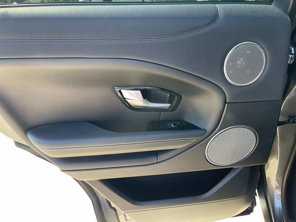 Used 2019 Land Rover Range Rover Evoque HSE image 16