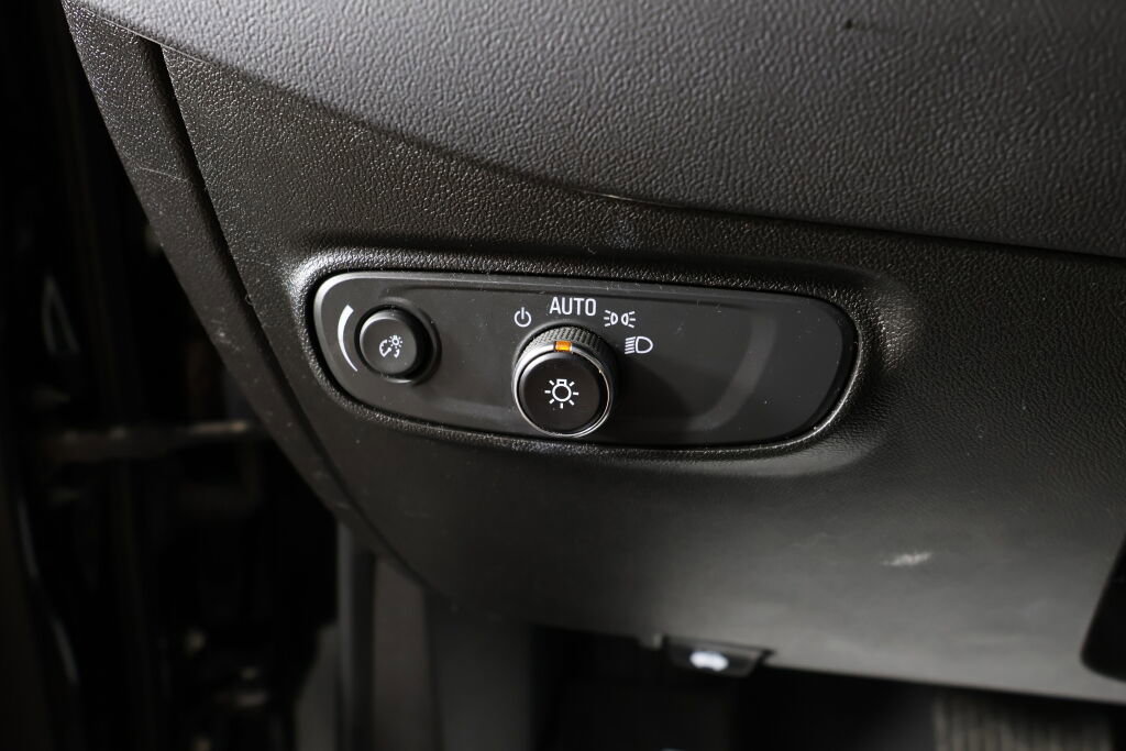Used 2022 Chevrolet Equinox RS w/ LPO, Floor Liner Package image 33