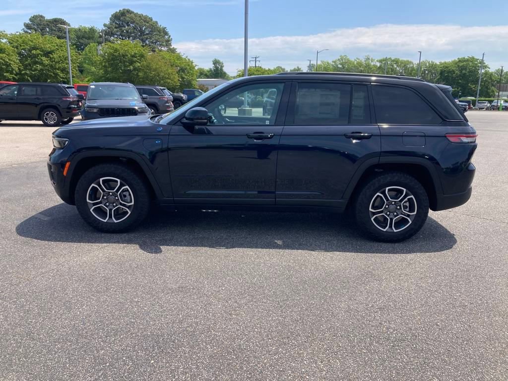 New 2024 Jeep Grand Cherokee Trailhawk w/ Luxury Tech Group III image 2