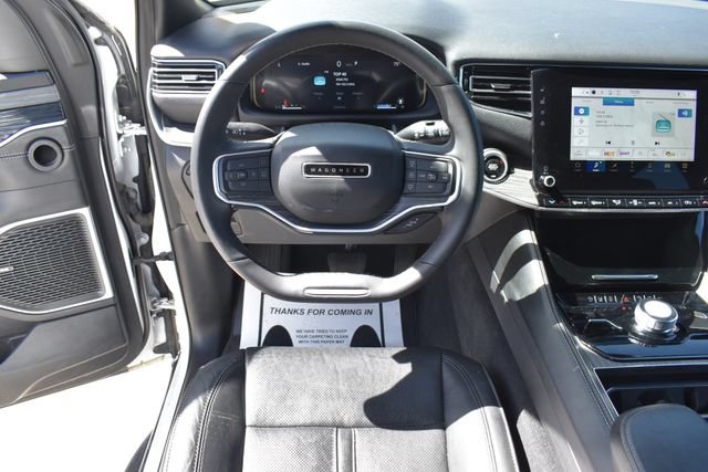 Used 2023 Jeep Wagoneer L Series II AWD/4WD image 16