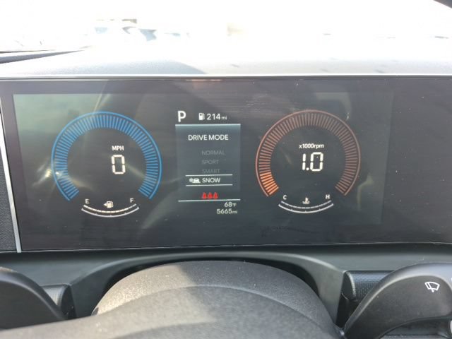 Used 2025 Hyundai Santa Cruz SE AWD/4WD image 26