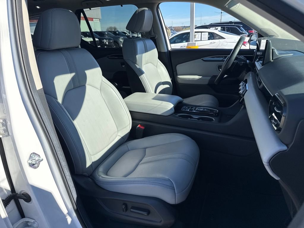 Used 2024 Honda Pilot Touring image 13