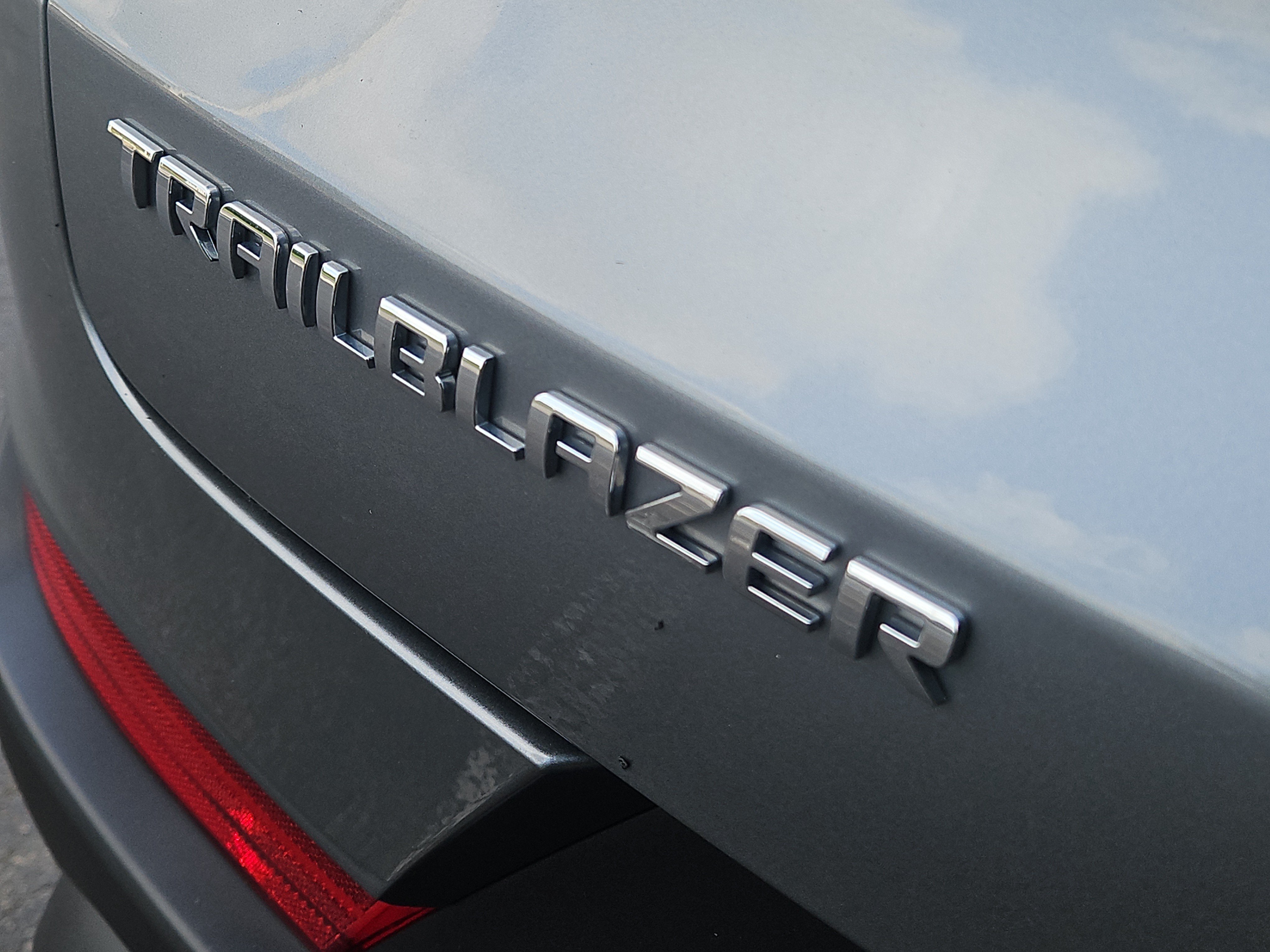 Used 2024 Chevrolet TrailBlazer LS w/ LS Convenience Package FWD image 6