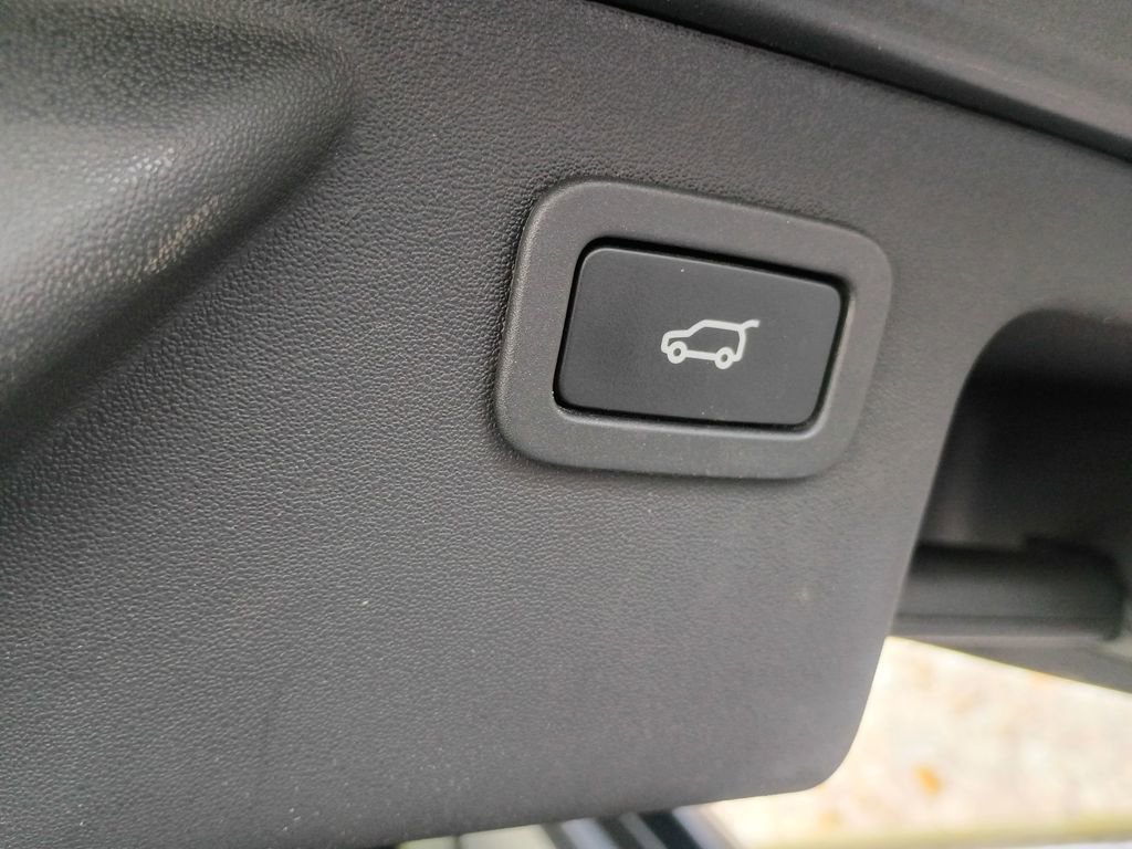 Used 2016 Land Rover Discovery Sport HSE image 12