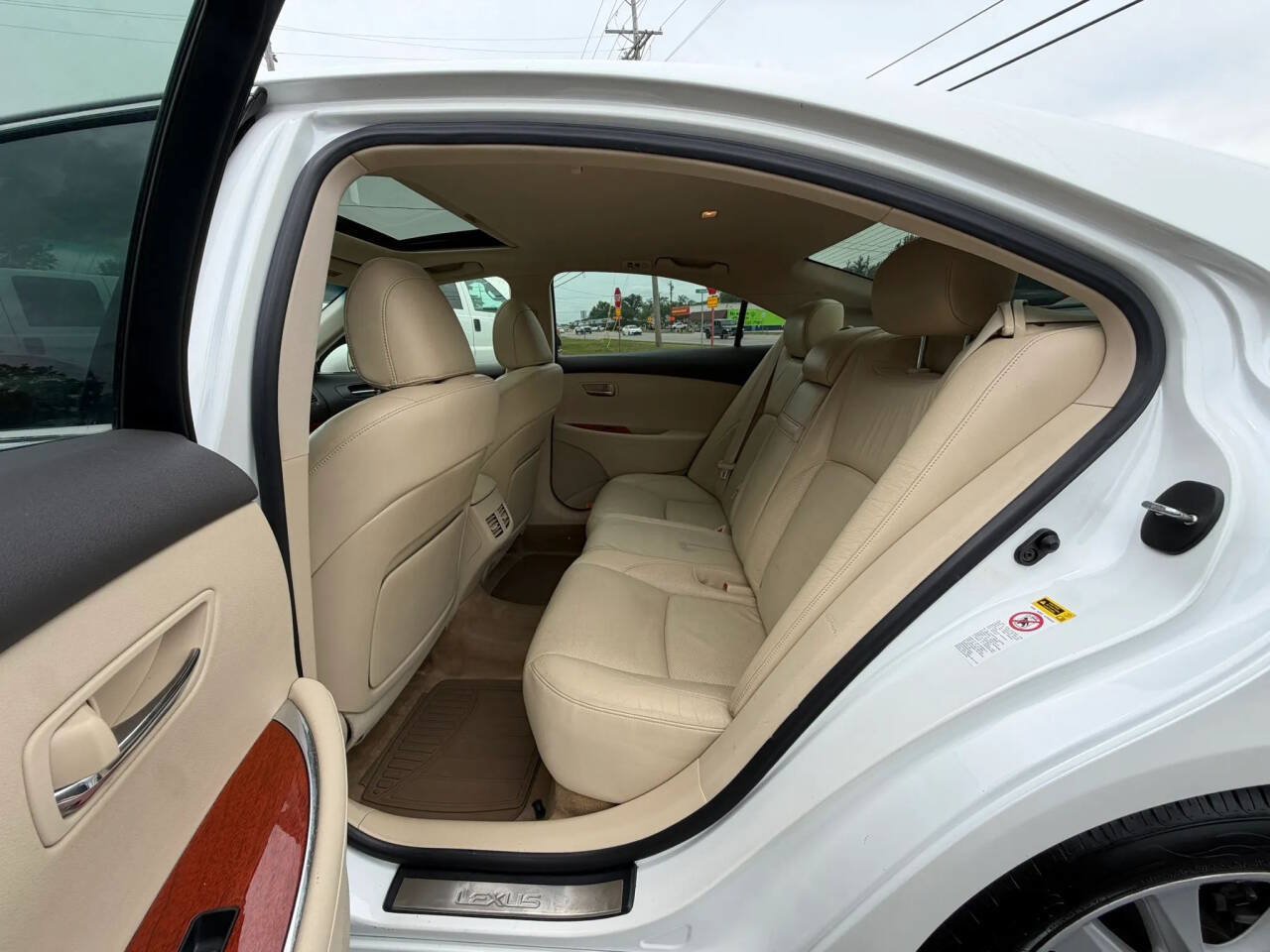 Used 2010 Lexus ES 350 FWD image 5
