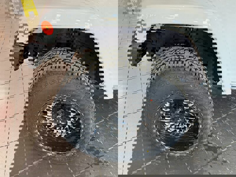 Used 2018 Jeep Wrangler Unlimited Sahara image 30