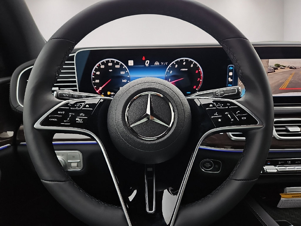 Used 2025 Mercedes-Benz GLS 450 4MATIC image 25
