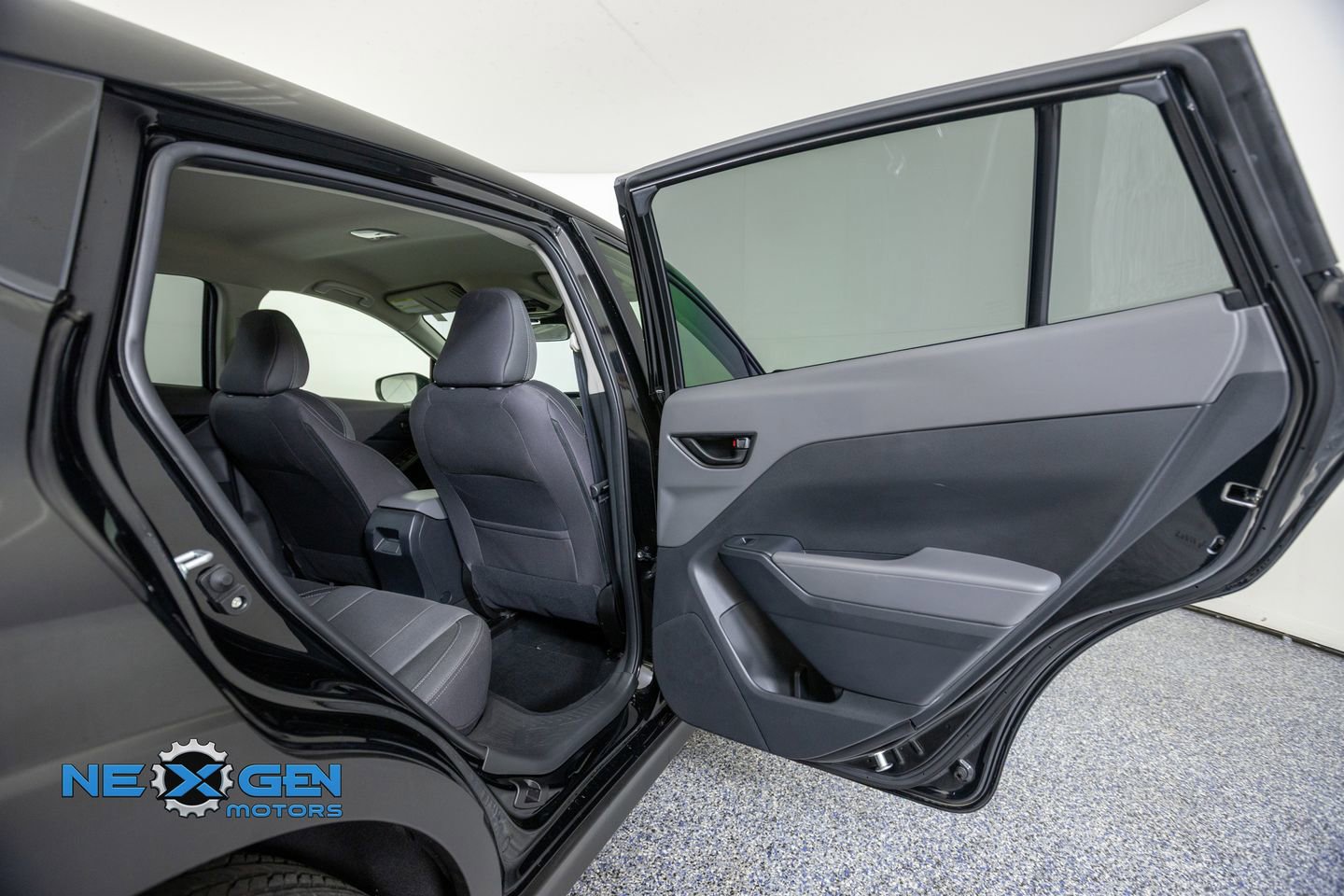 Used 2024 Subaru Crosstrek 2.0i AWD/4WD image 33