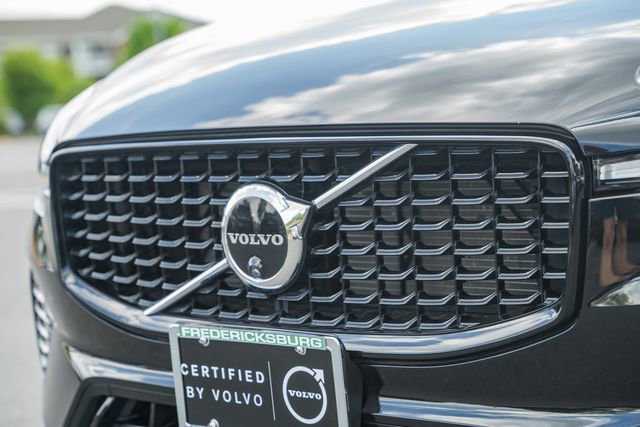 Used 2024 Volvo XC60 B5 Plus w/ Protection Package Premier AWD/4WD image 12