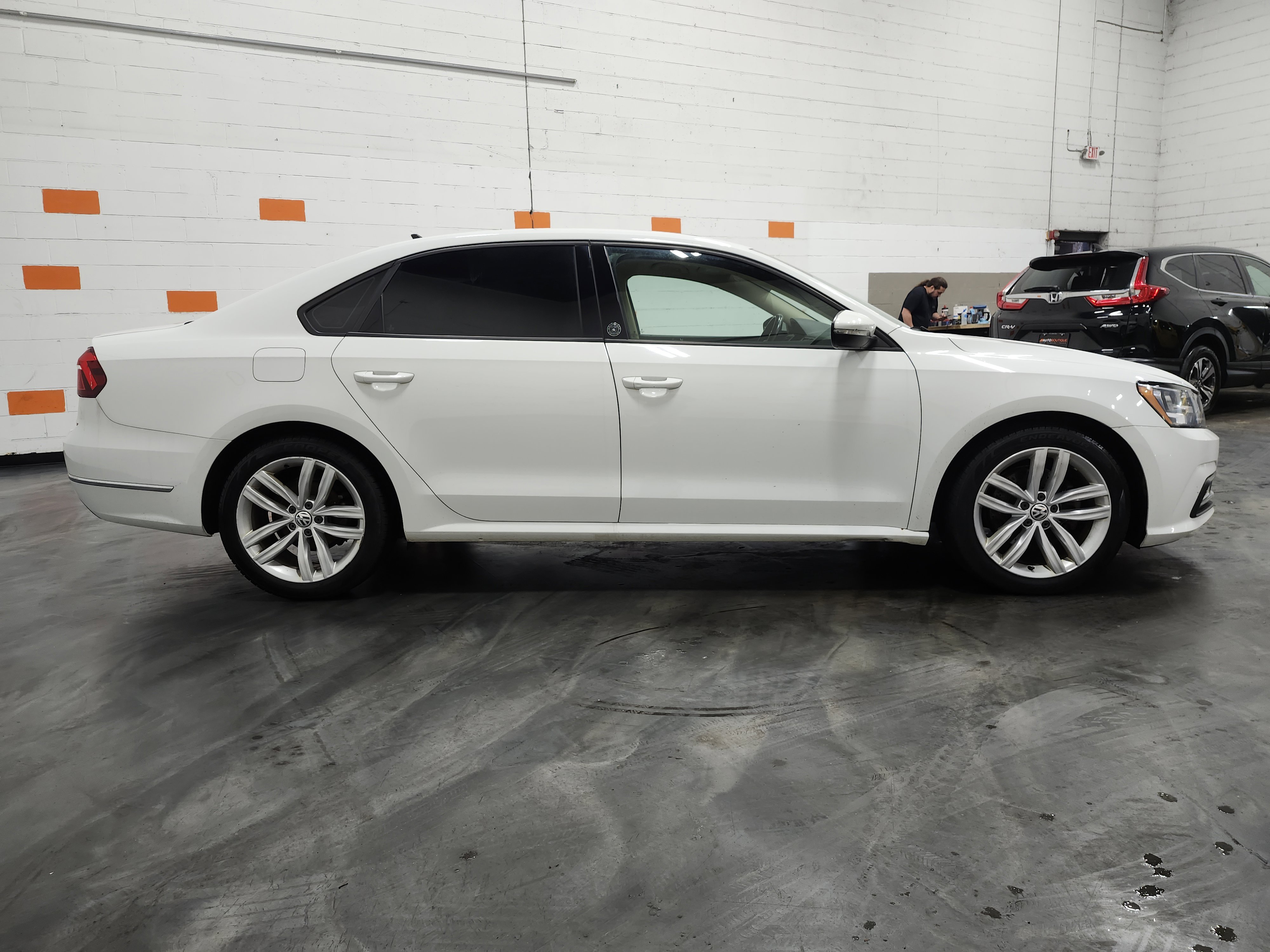 Used 2019 Volkswagen Passat 2.0T Wolfsburg w/ Wheels & Sunroof Package image 18