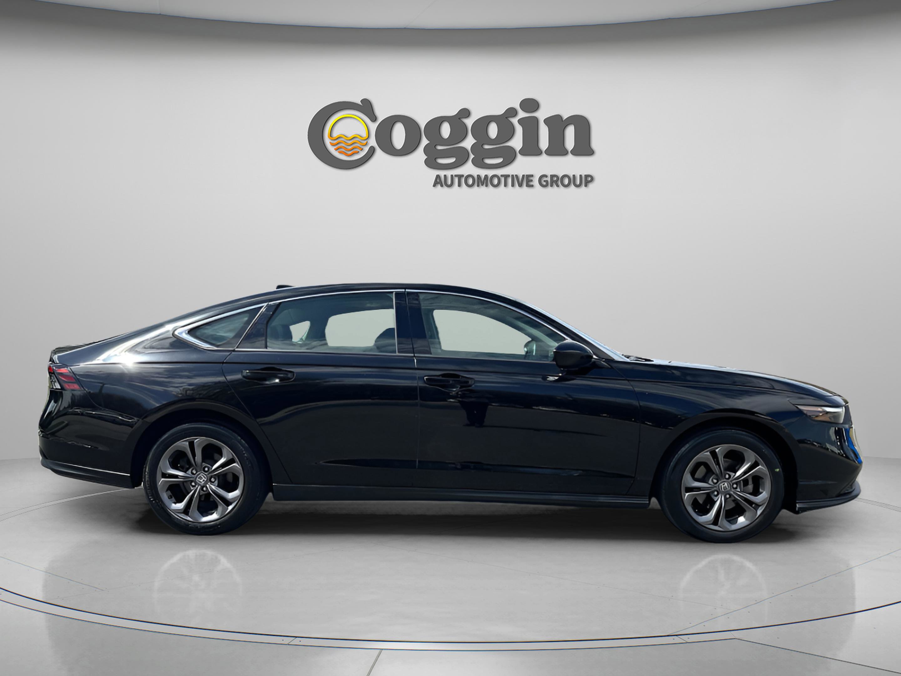 Used 2023 Honda Accord EX image 8