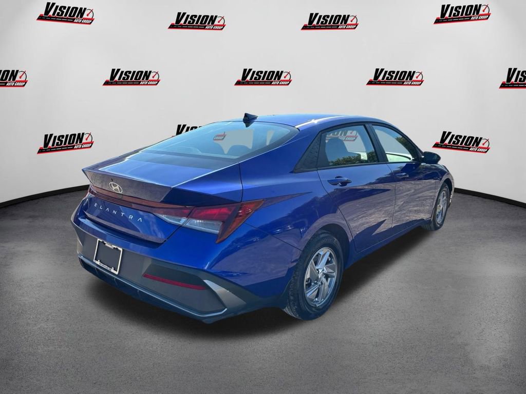 Certified 2024 Hyundai Elantra SE image 5