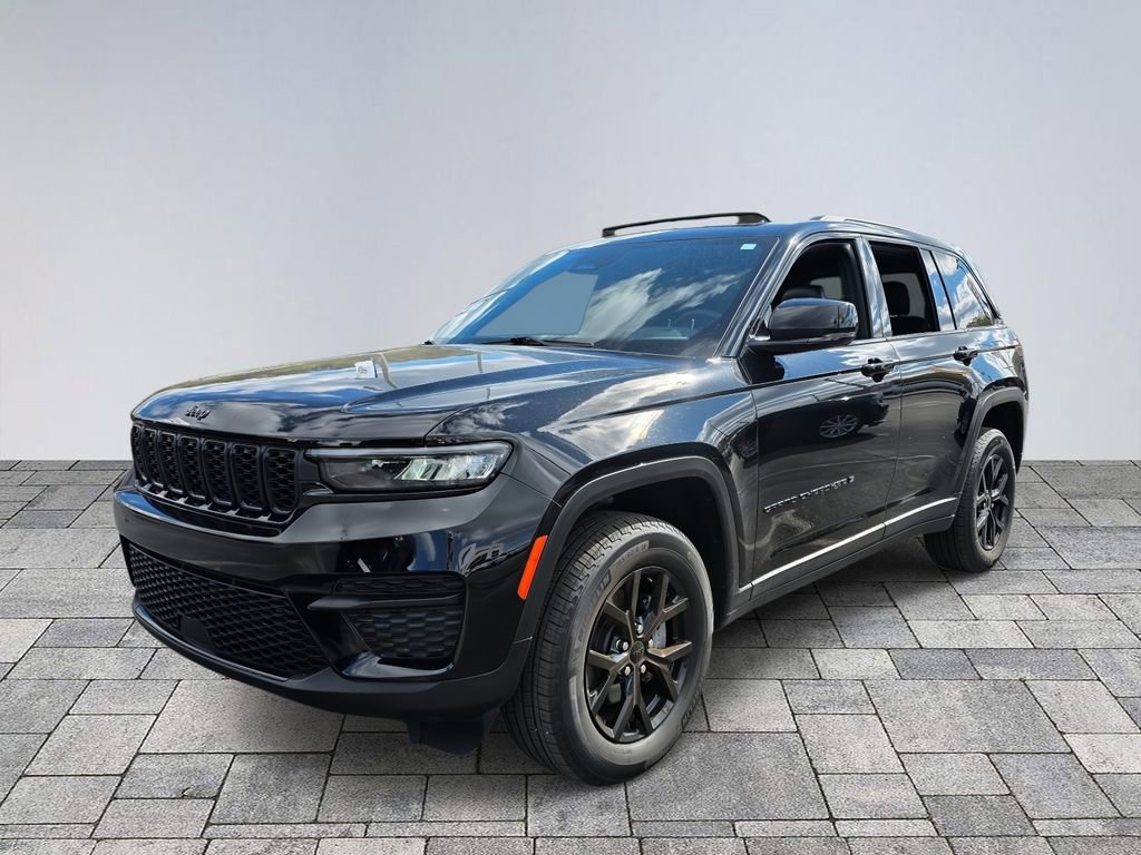 Certified 2025 Jeep Grand Cherokee Altitude image 3