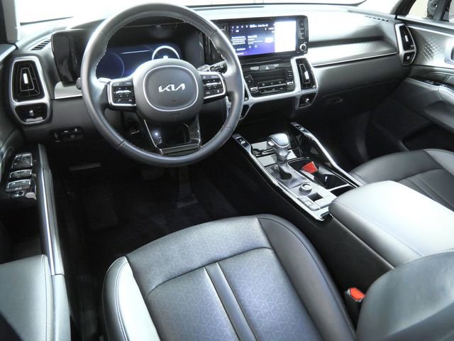 Used 2023 Kia Sorento SX image 4