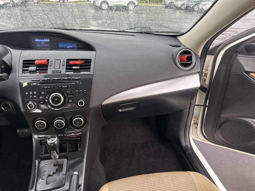 Used 2013 MAZDA MAZDA3 i Touring FWD image 9