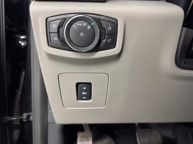 Used 2015 Ford F150 XLT w/ Equipment Group 302A Luxury AWD/4WD image 38
