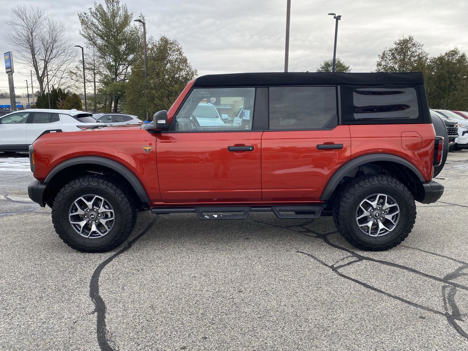 Used 2023 Ford Bronco Badlands image 5