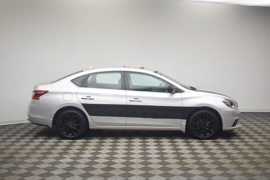 Used 2018 Nissan Sentra SV w/ Premium Package (P01) FWD image 10