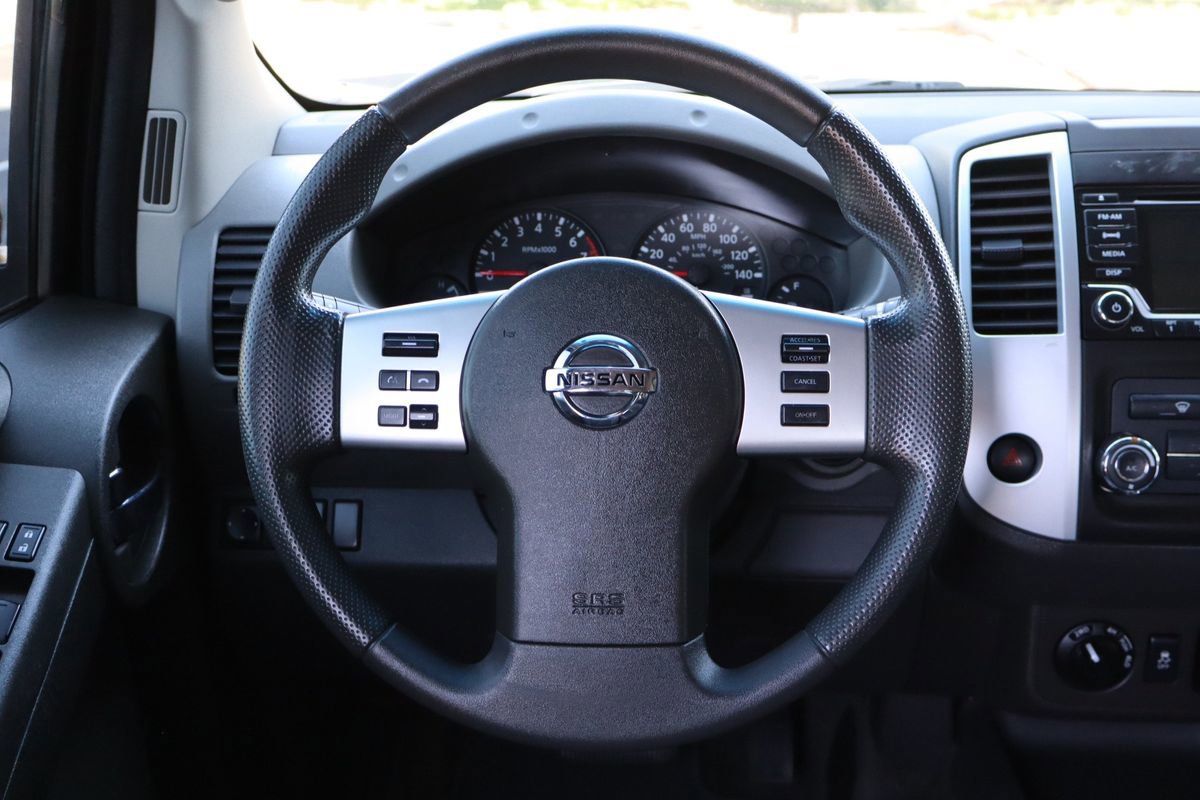 Used 2015 Nissan Xterra S image 18